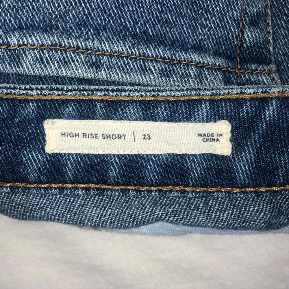 Shorts - Picture 3 of 3